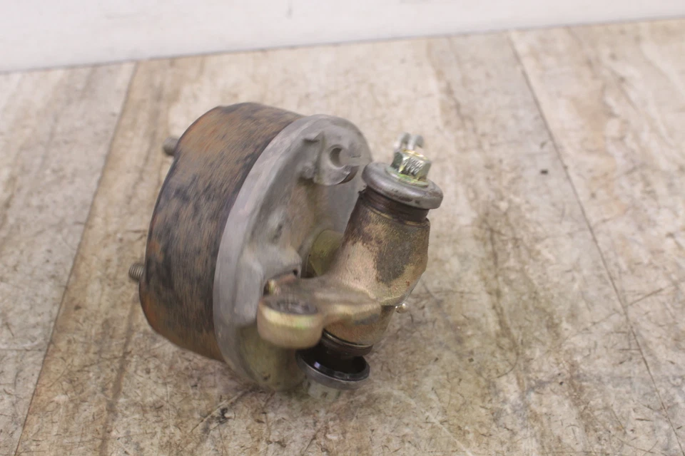 Yamaha Breeze 125 1992 husillo delantero izquierdo/nudillo con conjunto de freno Foto 4 de 4