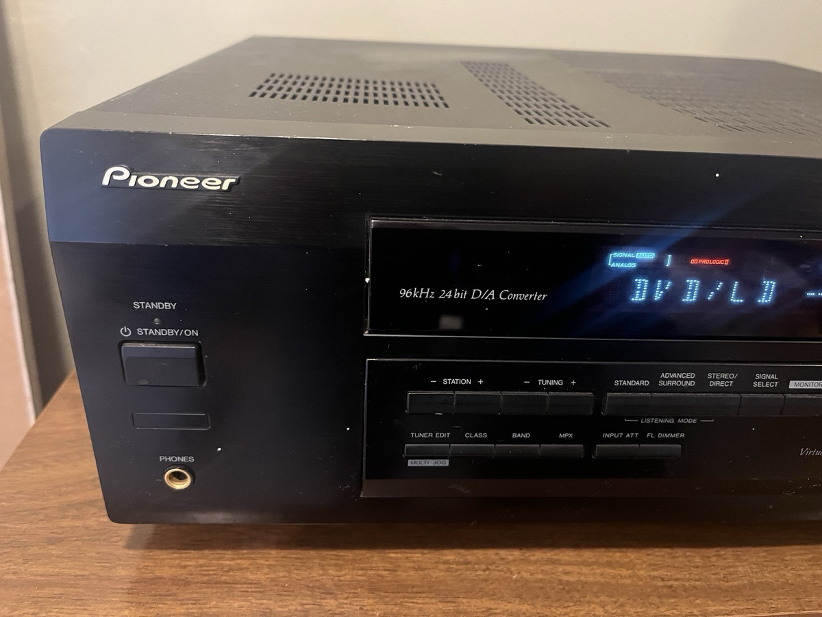 Pioneer VSX-D511 5.1 Ch AV Home Theater Surround Receiver Pioneer VSX-D511 5.1 Ch AV Home Theater Surround Receiver