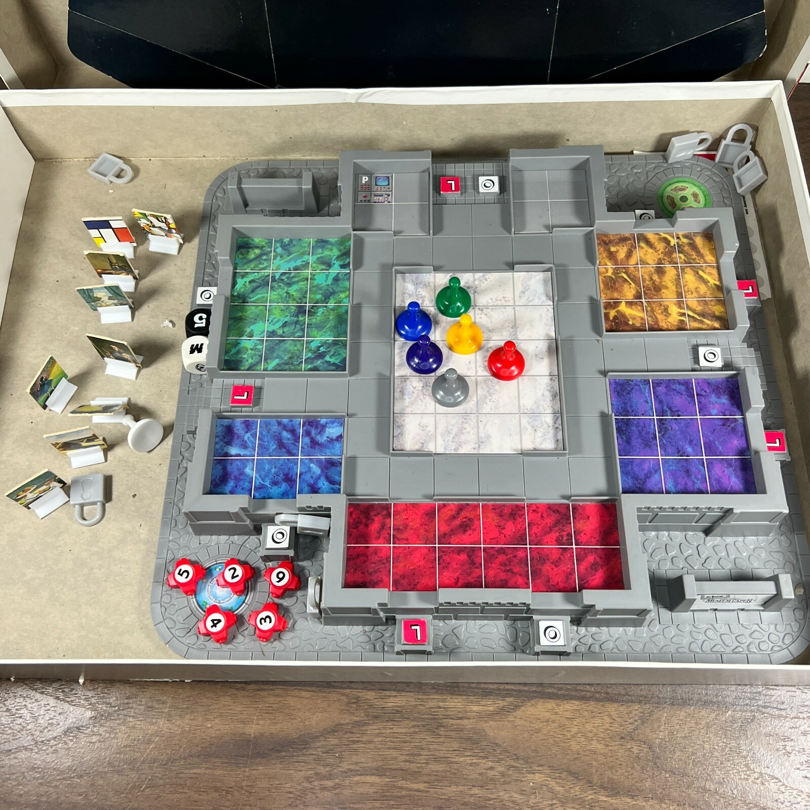 Rare Vintage CLUEDO THE GREAT MUSEUM CAPER Board Game Parker Brothers