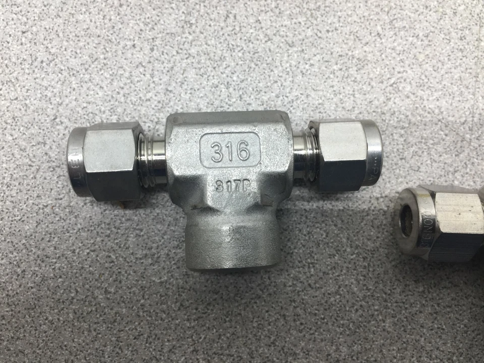 NEW NO BOX (LOT OF 7) PARKER 1/4" TUBE X 1/4" TUBE X 1/4" FNPT 4FBT4N-S - Image 3 of 4