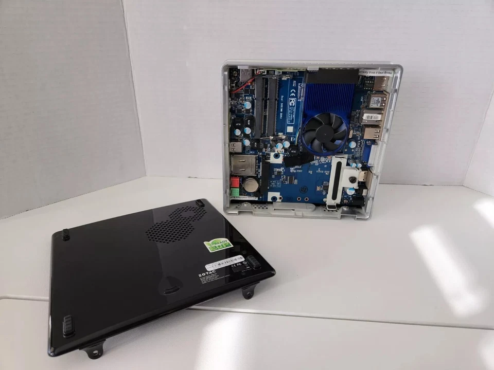 Zotac MiniPC ZBOXSD-ID12 Intel Atom SEM HDD 2GB Ram Totalmente Testado Sem PS - Imagem 2 de 2