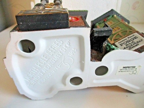 Dept. 56 North Pole Series "Elfin Forge and Assembly Shop" w Box & Light 1995 - Picture 5 of 7
