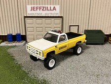 1987 Chevy K20 Lifted 4x4 Fire Truck 1/64 Diecast Custom Greenlight K10 4WD