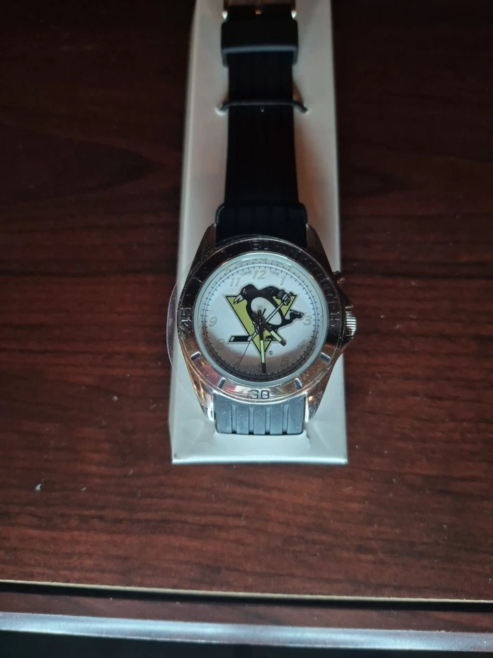 NHL Officially Licensed Sports Team Watch With Light Pittsburgh Penguins (New) - Image 2 of 4