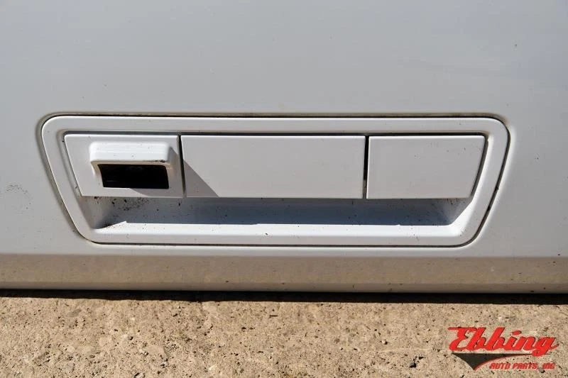 Liftgate Assembly With Camera and Power Lift Fits 2005-2015 Nissan Armada 696497 Foto 3 de 4