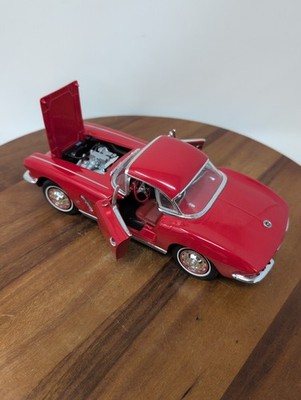 ERTL American Muscle 1962 Red Corvette Hardtop 50th Anniversary,1:18 Die Cast