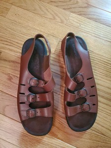springers sandals