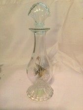 Avon Sea Fantasy Bud Vase Skin So Soft Bath Oil Decanter 6 OZ