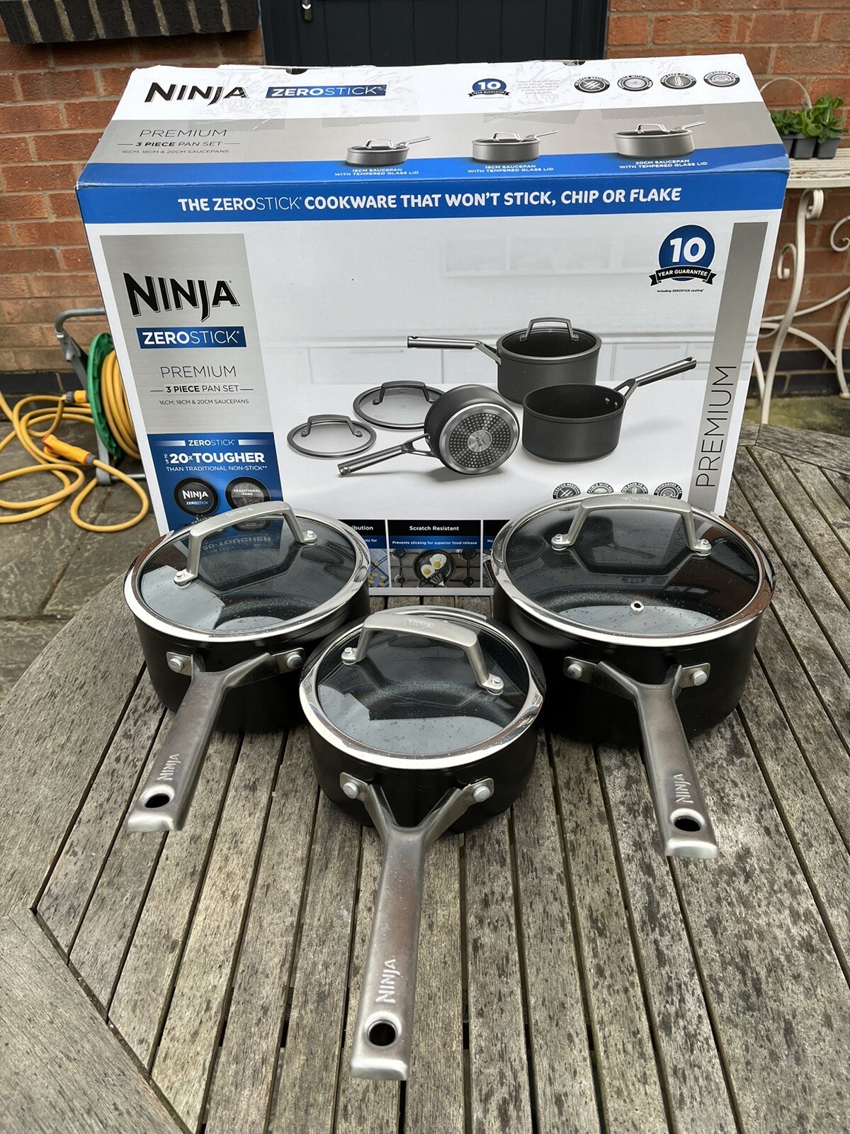 Ninja ZEROSTICK Premium 3Piece Pan Set C33000UK. 16cm, 18cm & 20cm