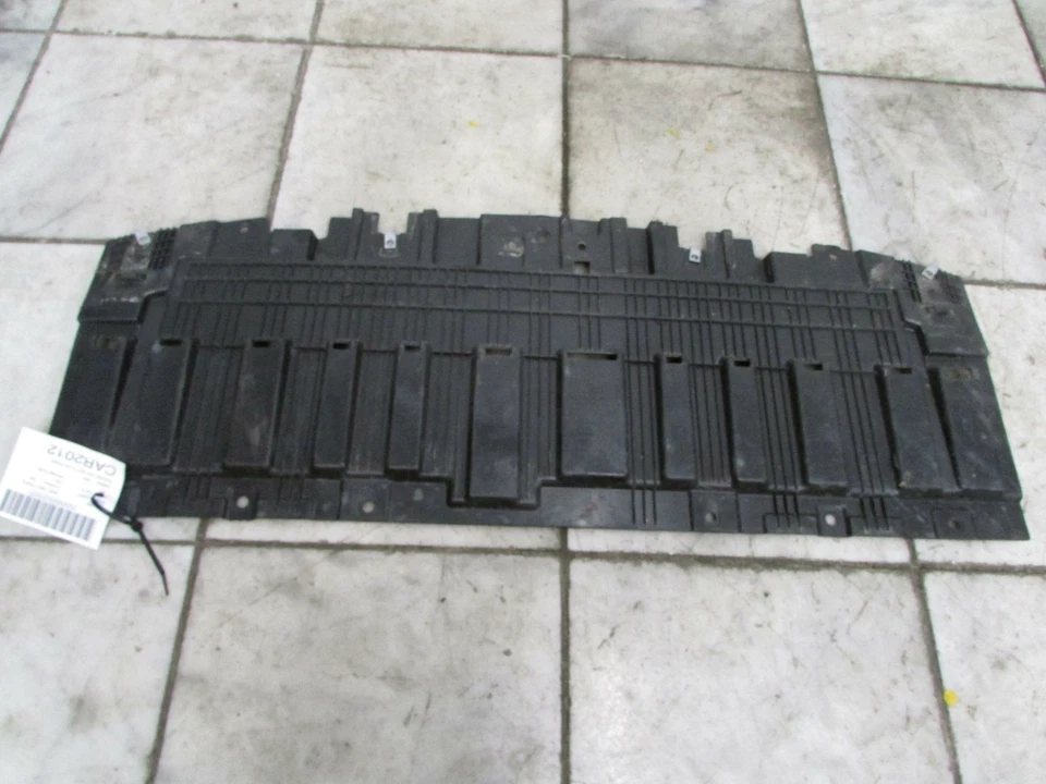 13 Dodge Dart Cruze Splash Sheild-Under Motor/Radiador 84063313 Foto 3 de 4