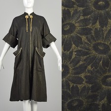 Large 1950s Black Robe Gold Trim Floral Print Large Pocket Half Sleeve Housecoat