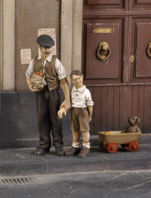 Royal Model RM573 - 1:35 Civilian man with children-WWII - Zubehör - Neu