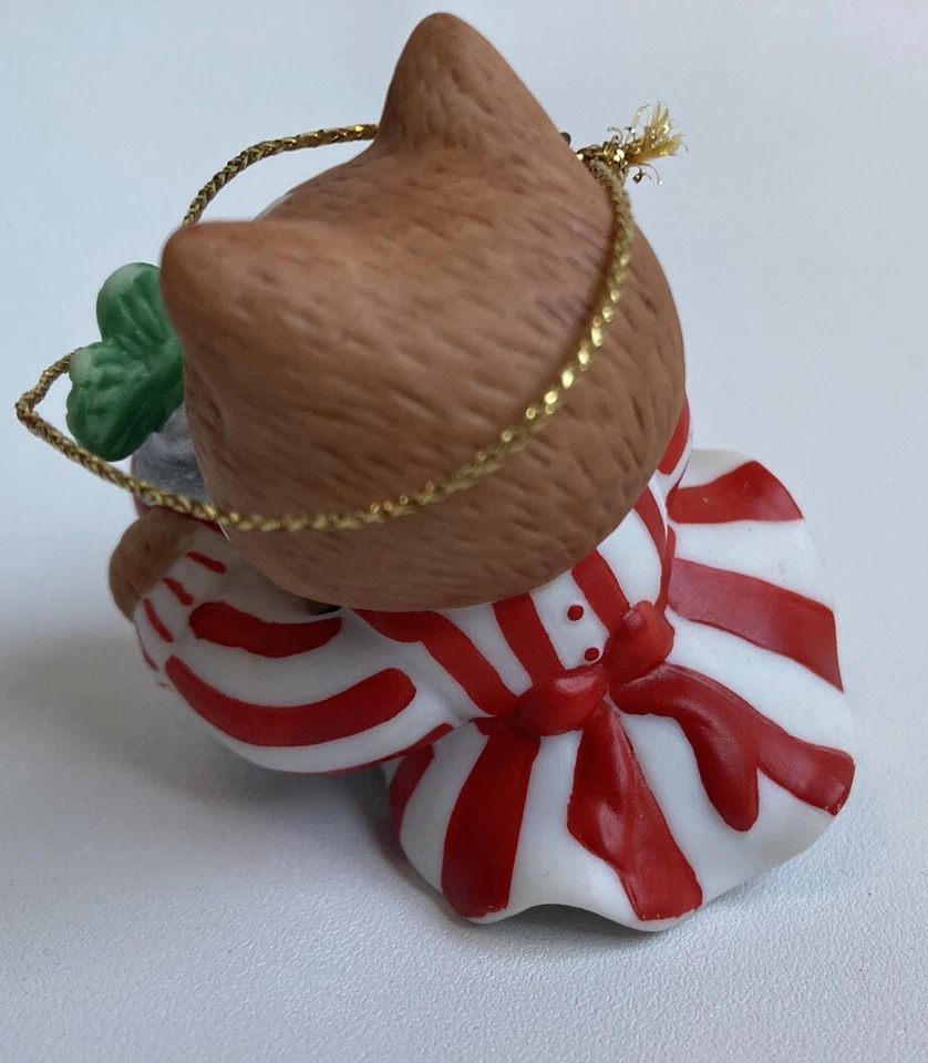 3 adornos navideños de cerámica vintage Bronson coleccionables BC gato campanas de tren bola Foto 4 de 4