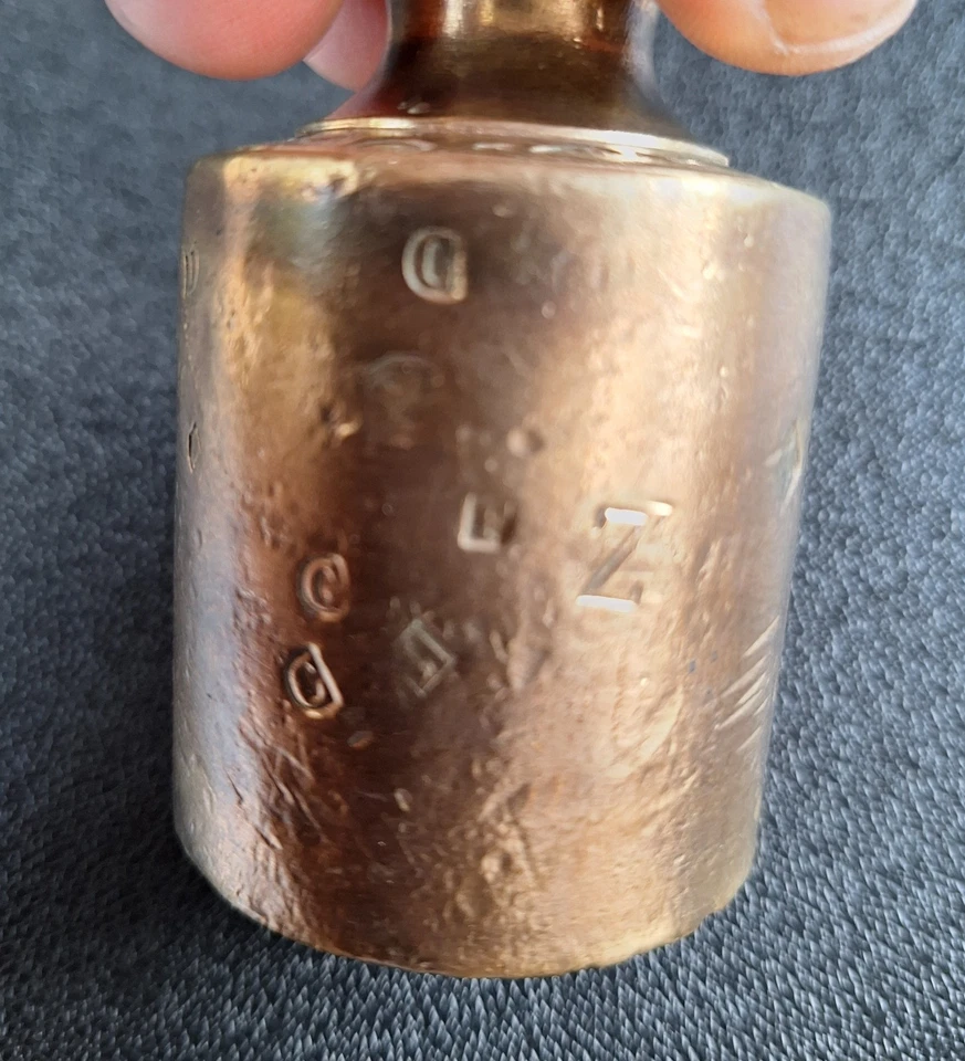 Tres Ancien Poids laiton 1 kg - Photo 3/4