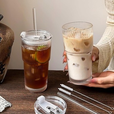 2 Glasbecher 600 ml, Mit Deckel & Strohhalm, Spülmaschinenfest, Hitzebeständig