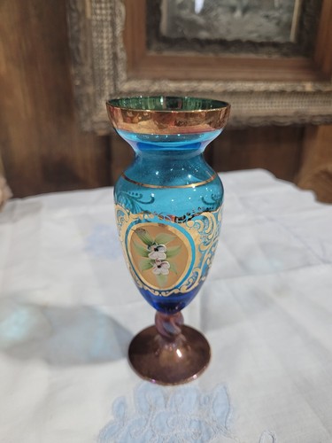 Blue Murano 6" Vase With Gold Tim Design. - Picture 11 of 11