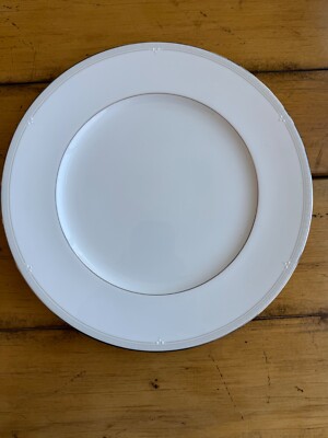 NWT Royal Doulton Melrose White Fine China Dinner Plate 10 3/4''