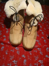 SOFFT  SUEDE & SHEARLING BOOTS. CAMEL WM 7.5