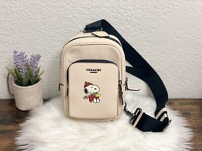 小物 COACH x PEANUTS Coach X Peanuts Zip Card Case With Snoopy Motif | eBay