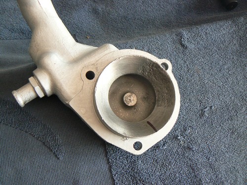 TRIUMPH STAG ENGINE 6 VANE WATERPUMP COVER - Picture 3 of 3