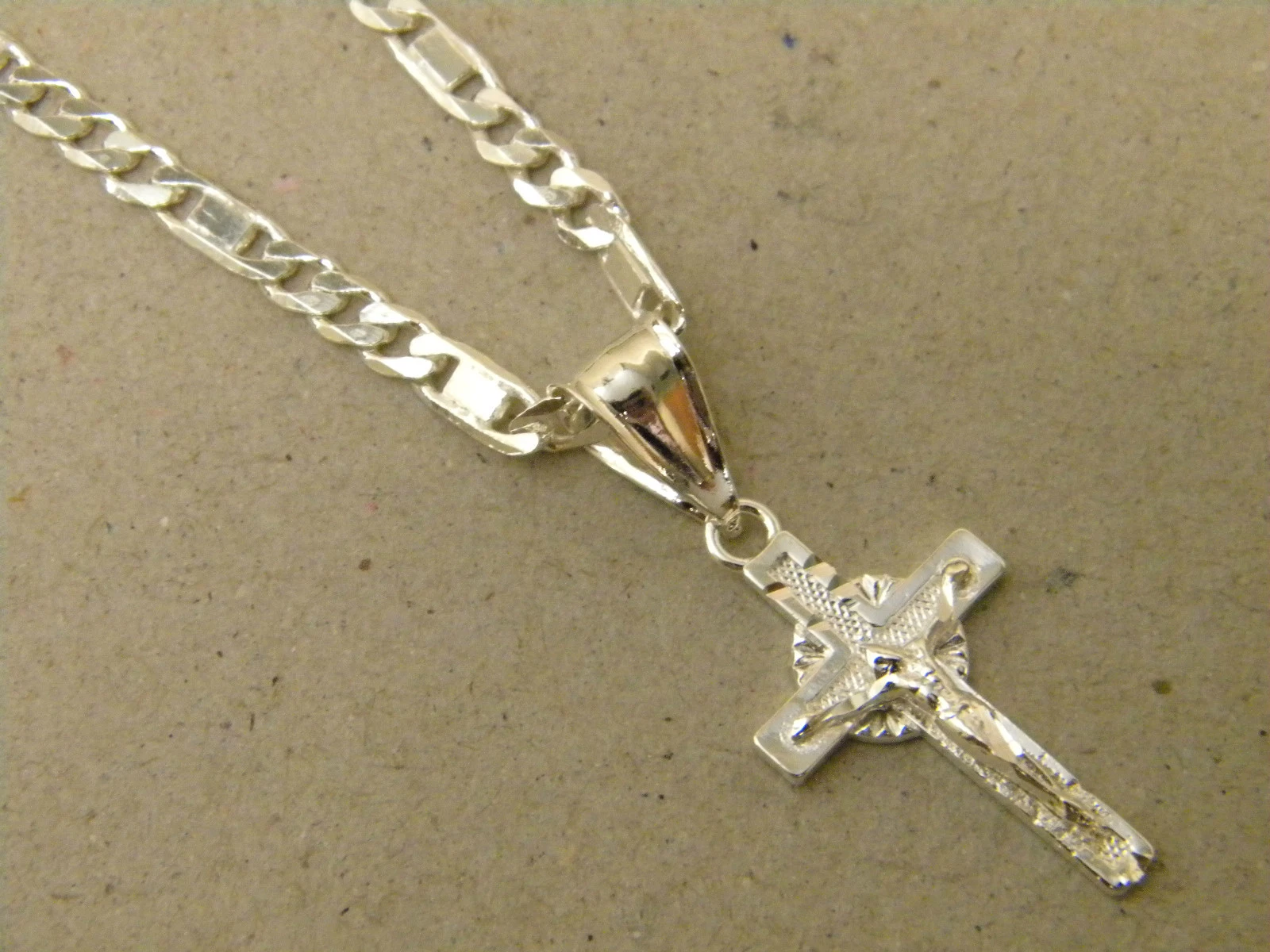 Collana Valentino e piccola croce uomo donna placcata argento lunga 24 pollici set