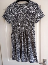 Pretty Little Thing Black And White Short Sleeved Size 6 Dress