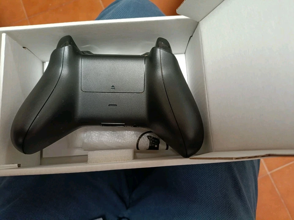 Microsoft Wireless Controller per Xbox Series X/S  - Immagine 3 di 3