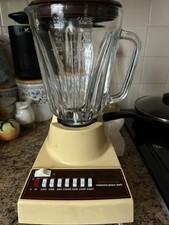 Hamilton Beach Scoville 14-Speed Blender 50 oz Glass Jar Beige