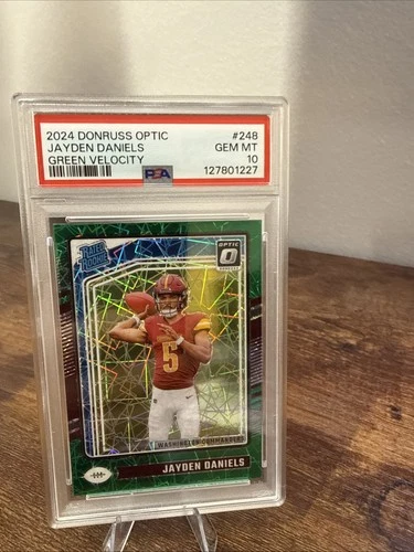 2024 Donruss Optic - Rated Rookie Jayden Daniels #248 Green Velocity PSA 10