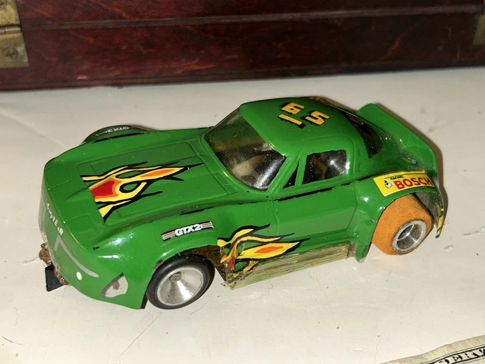 2 VINTAGE 1/24 32? JUGUETE DE TRABAJO PARMA O REVELL GTX2 Chevy Corvette COCHE RANURA Foto 2 de 4