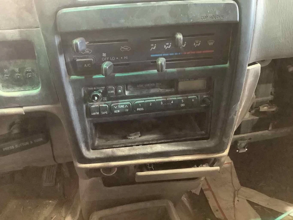 Used Seat Belt Front fits: 1996 Toyota Tacoma Grade A - Imagem 2 de 4