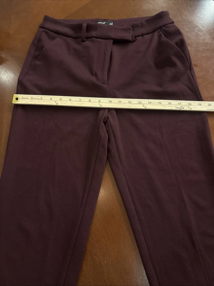 Pantalones de vestir Vera Wang para mujer 8 pequeños cortos calce regular botones cintura ligero acampanado Foto 3 de 4