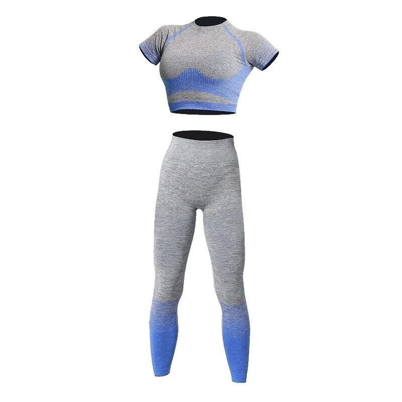 Полосатые спортивные костюмы и наборы для женщин