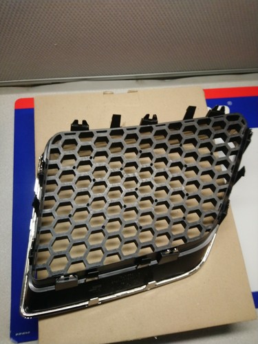 2008-2009 Genuine GM Pontiac G8 passenger side grill grille w/ chrome insert - Foto 2 di 2