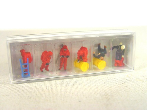 Fire in full protective suit Red-PREISER HO 1:87 Figure 10730 #E | eBay