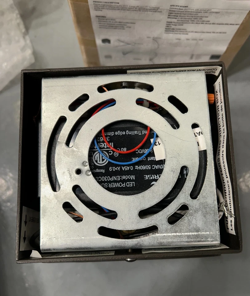 WAC WS-W2505-BZ 30W Rubix Arriba/Abajo LED Montaje en Pared, 3000K *caja abierta Foto 3 de 4