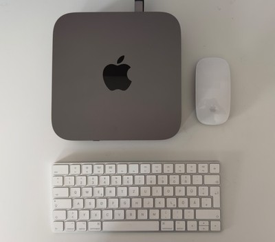 Mac mini - 3,2 GHz 6-Core Intel Core i7 (Zugabe: Tastatur/ Mouse)