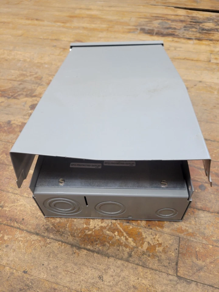 Tomada de alimentação de montagem em pedestal Cutler-Hammer CHU7N7N5GS 125A 120/240VAC 1PH tipo 3R - Imagem 3 de 4