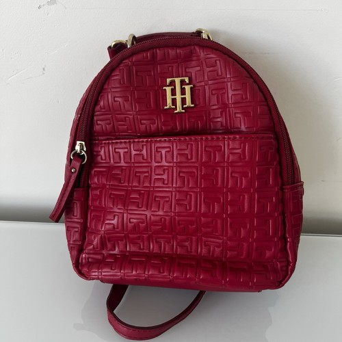 Tommy Hilfiger Mini Rucksack Handtasche Gold Logo Rot 9"