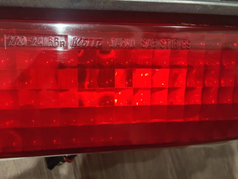 1970-73 Datsun OEM Koito 240Z Right Tail Light Assembly + Wiring S30 Series I II - Изображение 3 из 4