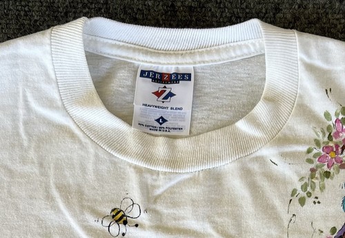 Womens VTG Art To Wear T-Shirt Hand Painted Cat Birdhouse Bees White Cottage - Picture 4 of 11