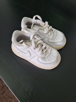 white nike air force size 5