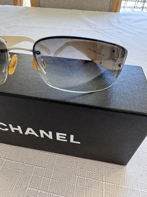 CHANEL シャネル サングラス 4117-B ホワイト Chanel 4117-B Rimless Sunglasses White Crystal CC Gradient Gray