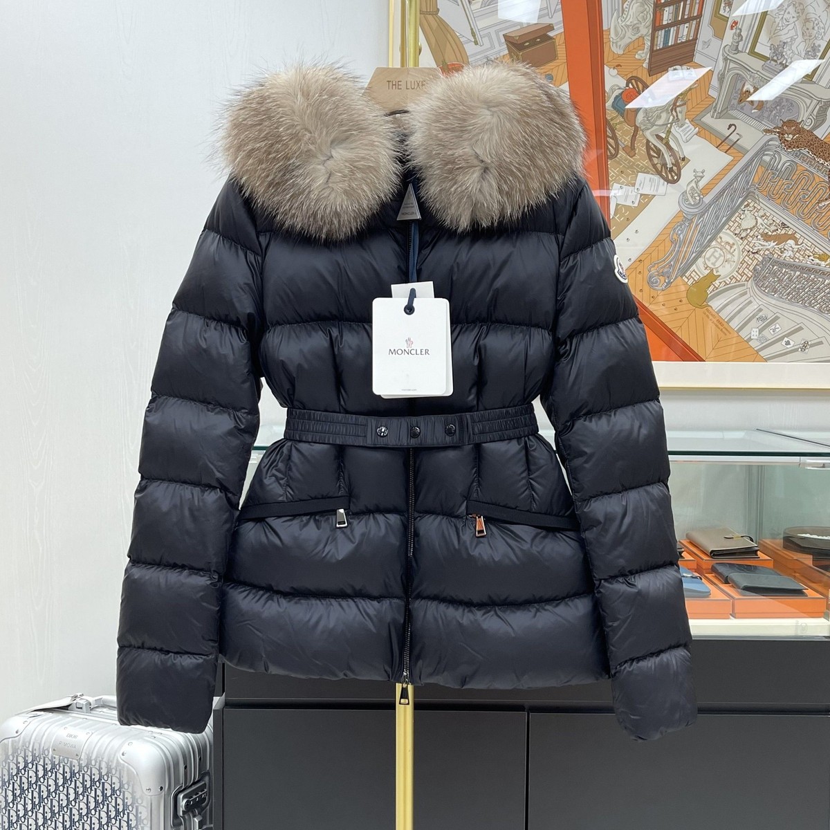 [お値下げ]MONCLER FOXファー付きフードダウンジャケット　サイズ４　黒 Moncler Boed Fox Fur Short Down Jacket Black I20931A00118
