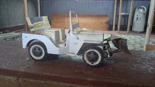 White Tonka Jeep Wrecker Snowplow