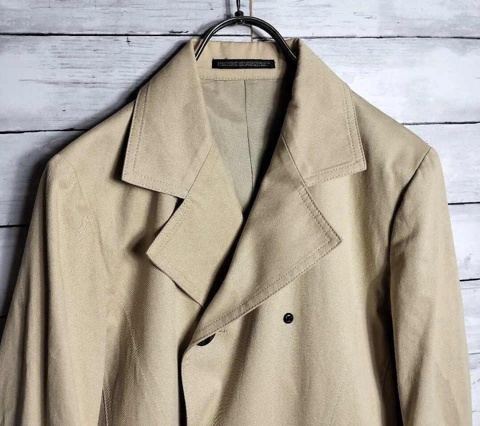TRINCHERA LARGA USADA YOHJI YAMAMOTO SABIA, DOBLE BOTONADURA, ALGODÓN, BEIGE BUENA Foto 2 de 4