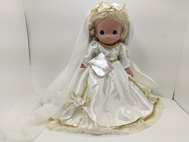 Linda Rick La Quinceanera The Doll Maker Precious Moments Dolls 12 inch doll