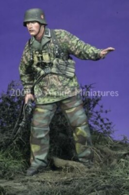 ALPINE MINIATURES 1:35 SET 35060 WWII GERMAN 12 SS ''HJ'' GRENADIER NCO (1 FIGURE)