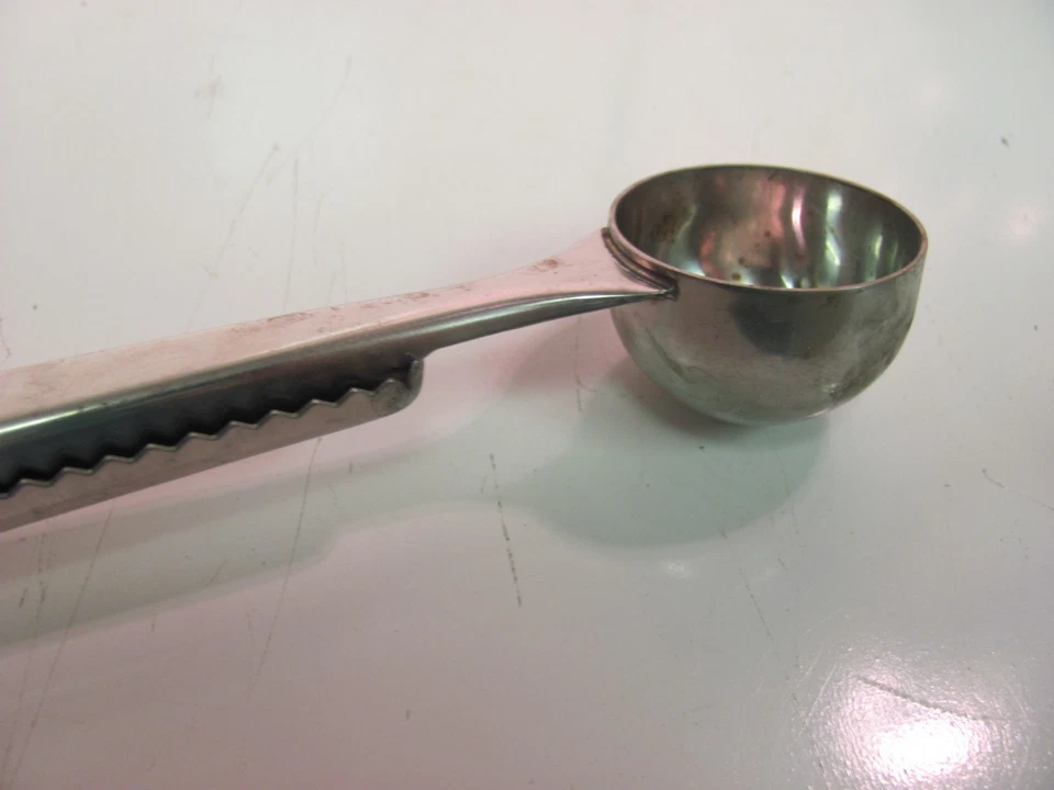 Ground Coffee Measuring Scoop Spoon With Bag Seal Clip - Image 4 of 4