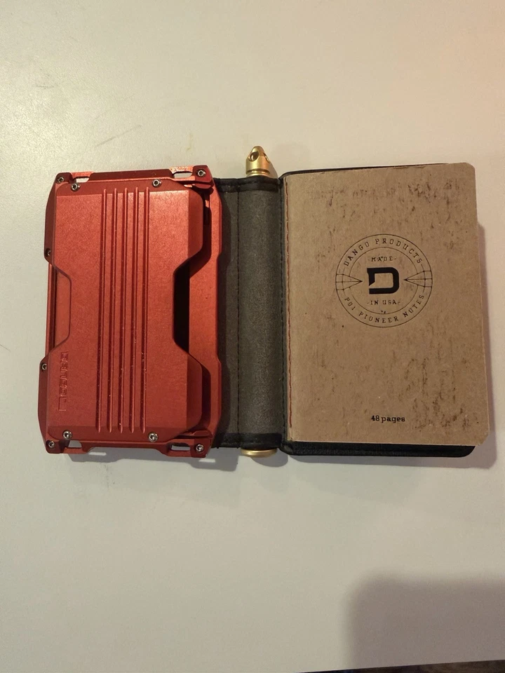 Cartera plegable Dango D03 Dapper cuero negro, chasis de aluminio plateado Foto 3 de 4